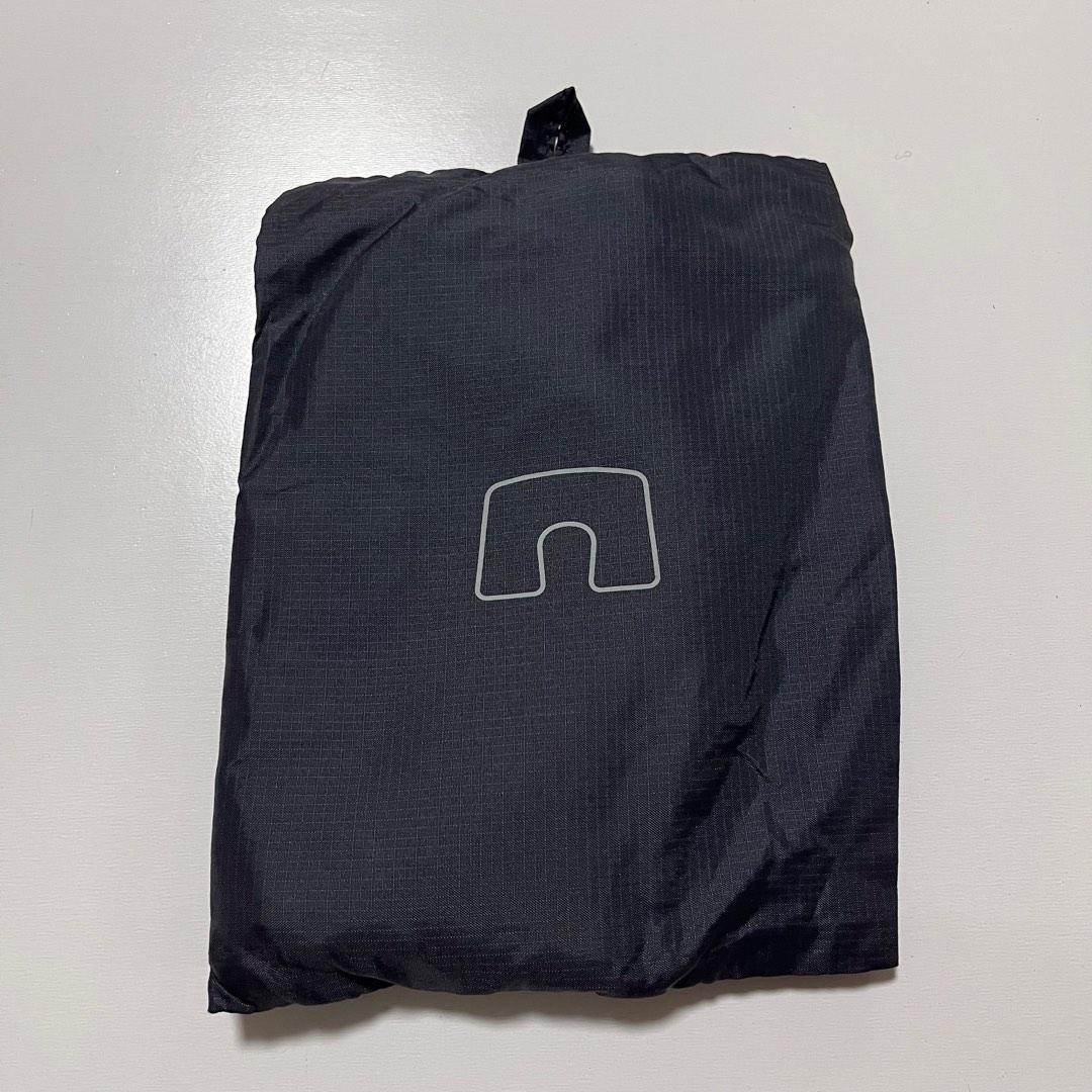 MUJI Hanging Travel Case, Hobbies & Toys, Travel, Travel Essentials