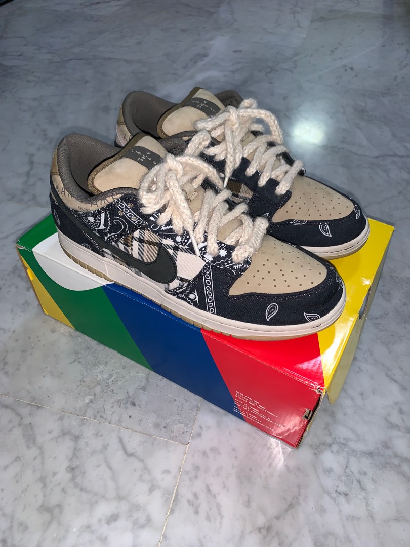 travis nike low