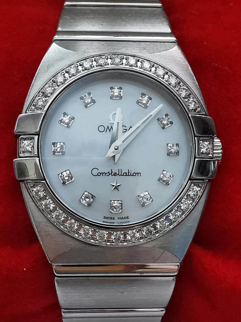 Omega Constellation Quartz 27mm White Mother of Pearl Dial Diamonds