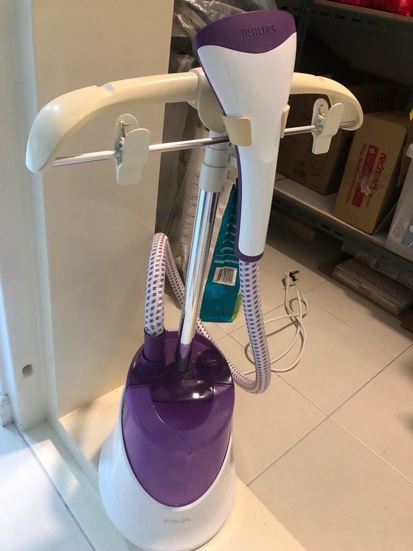 Philips garment steamer (leak at bottom), TV & Home Appliances, Irons