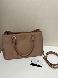 （分類：）位於 。 由 xtravelloverx 提交（商品編號 1182673160，圖片 1）。簡介： 。