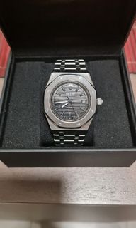 (Category: ) located in . Submitted by nike7111 (Listing ID 1182679137, Image 1). Description: .