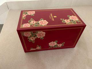 Shangri-La Mooncake box