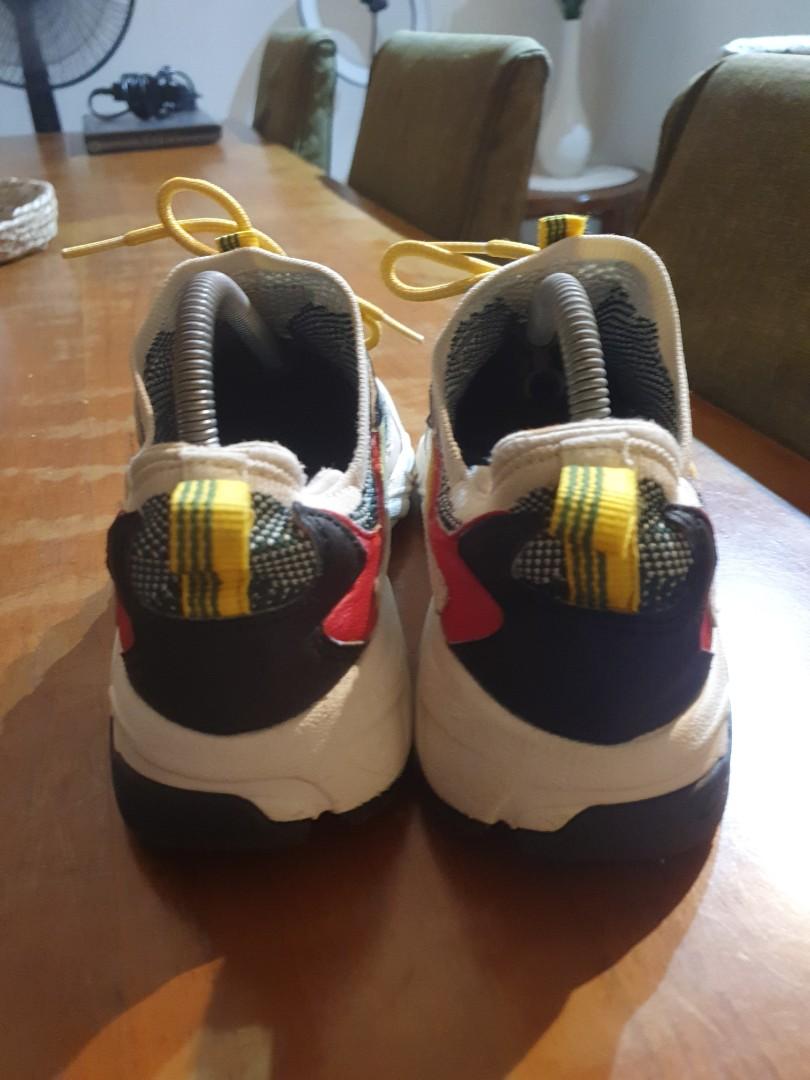 Skechers huaraches top