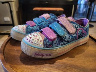 (Category: ) located in . Submitted by sofiascloset168 (Listing ID 1182586905, Image 1). Description: .