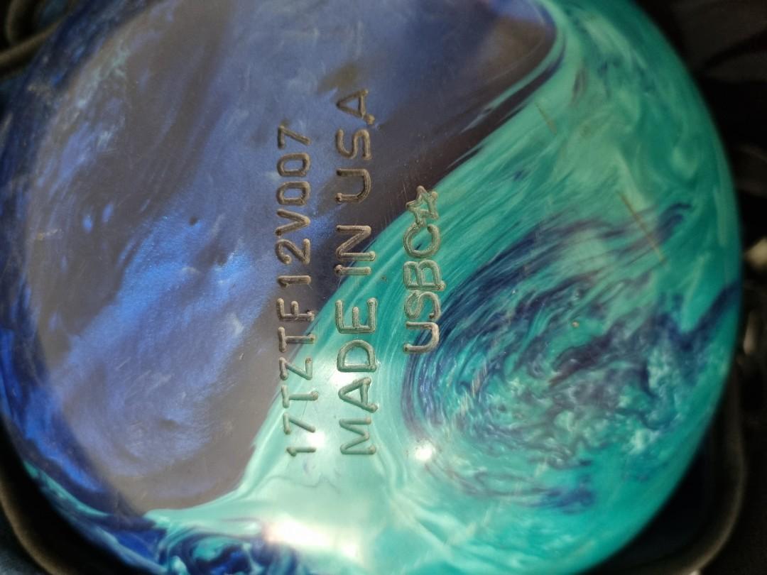 Storm Bowling Ball, Sports Equipment, Sports & Games, Racket & Ball