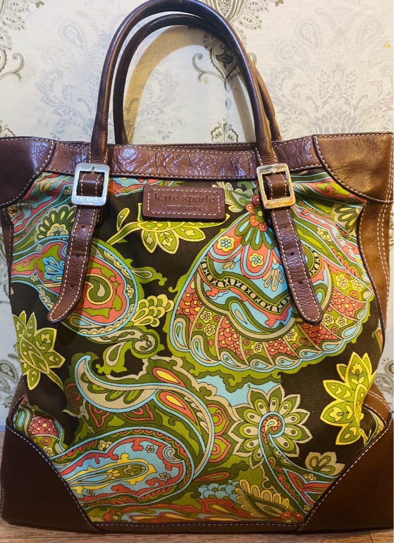 Kate spade bag (Category: Luxury Bags & Wallets) located in Quezon City. Submitted by amethyst021894 (Listing ID 1182597812, Image 1). Description: Original Kate Spade tote bag from balikbayan box Maganda sa personal...