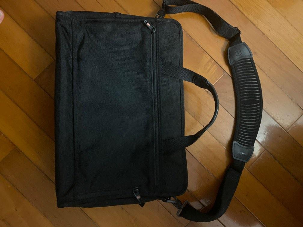 Victorinox bag, 名牌, 手袋及銀包 on Carousell