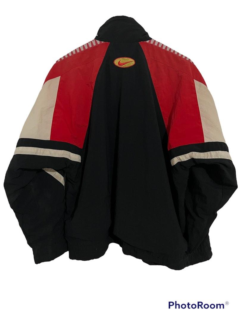 Vintage Nike Windbreaker Jacket (Category: Coats, Jackets and Outerwear) located in Caloocan City. Submitted by critchfta (Listing ID 1182685398, Image 2). Description: 9+/10 condition honest issue: may bungi yung zipper (unnoticeable) 24*28 dimensions *FREE SHIPPING/DISCOUNT FOR 3 ITEM MINERS VISIT MY PROFILE FOR MORE ITEMS*.