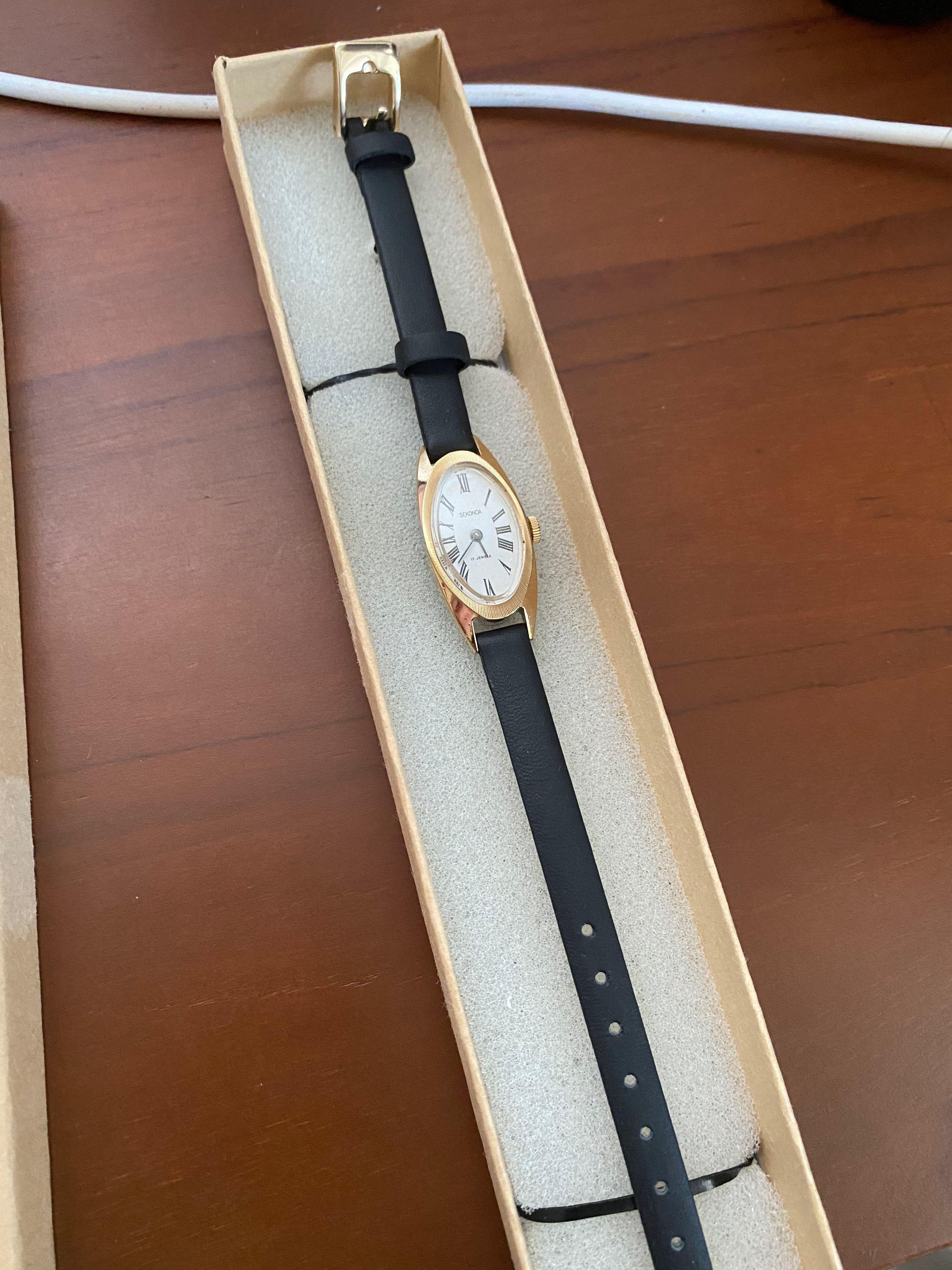 Old sekonda store ladies watches