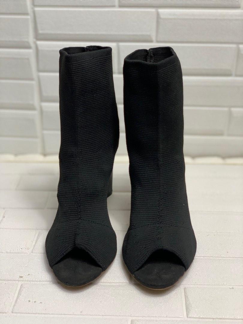 yeezy season 2 boots black