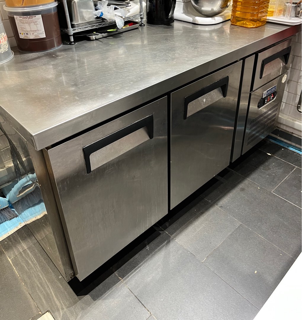 5ft Table top Chiller, Furniture & Home Living, Furniture, Other Home Furniture on Carousell