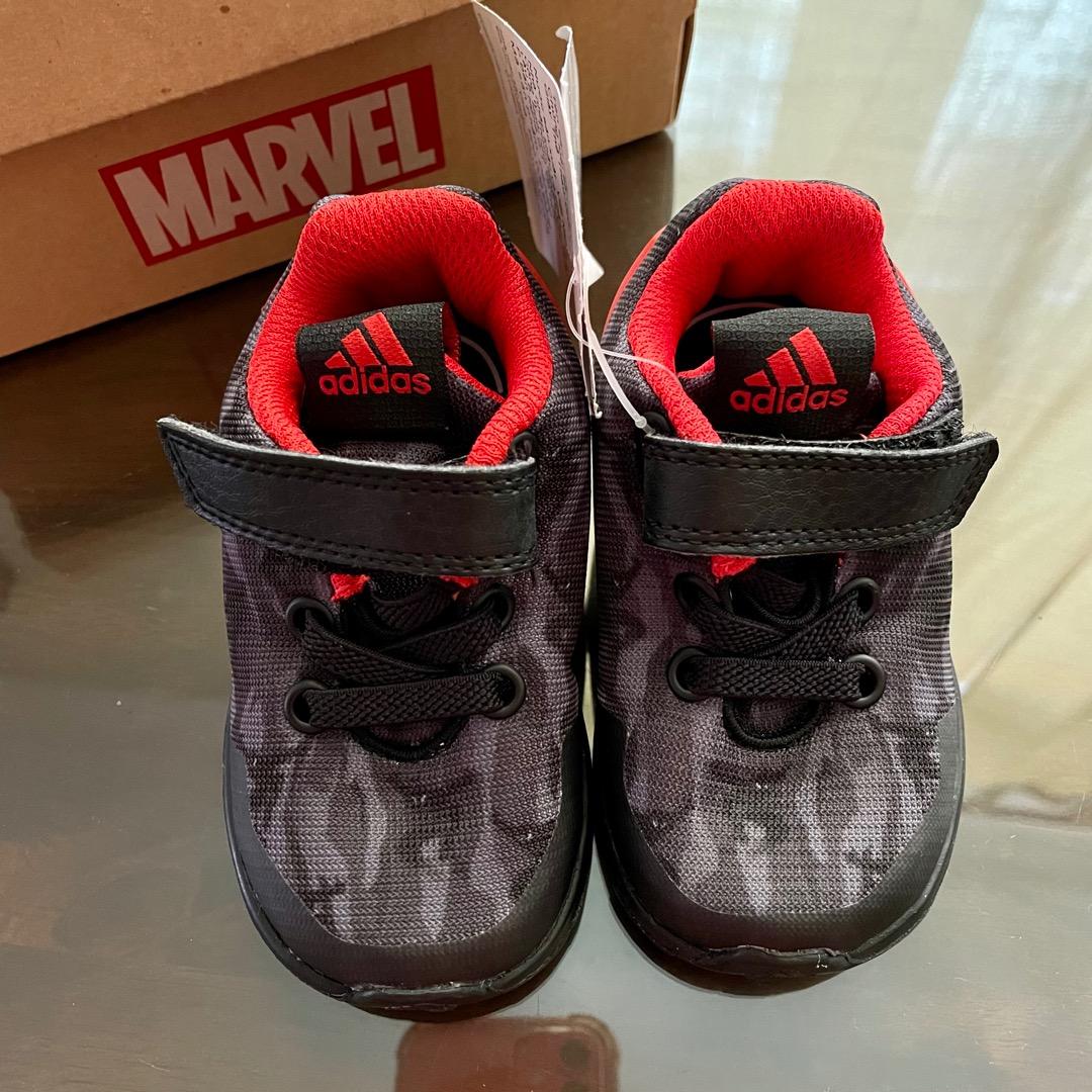 Adidas rapidarun marvel hot sale