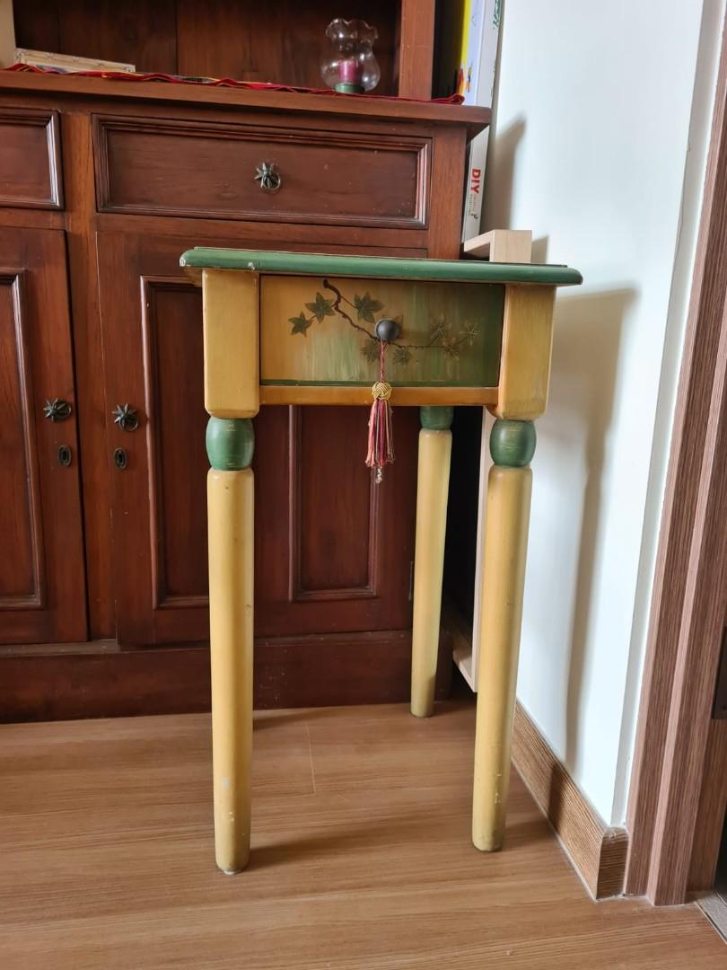 Beautiful side table for sale, Furniture & Home Living, Furniture