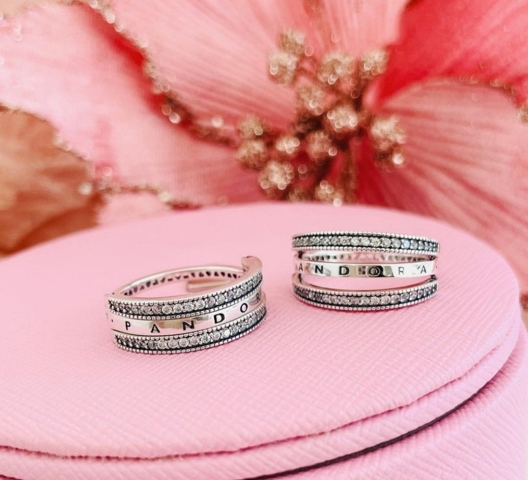Flipping hearts discount of pandora ring