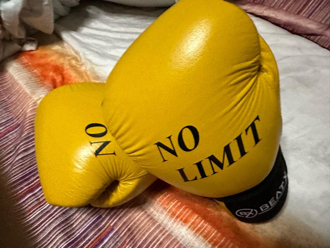 Boxing gloves yellow, Sports Equipment, Exercise & Fitness, Toning