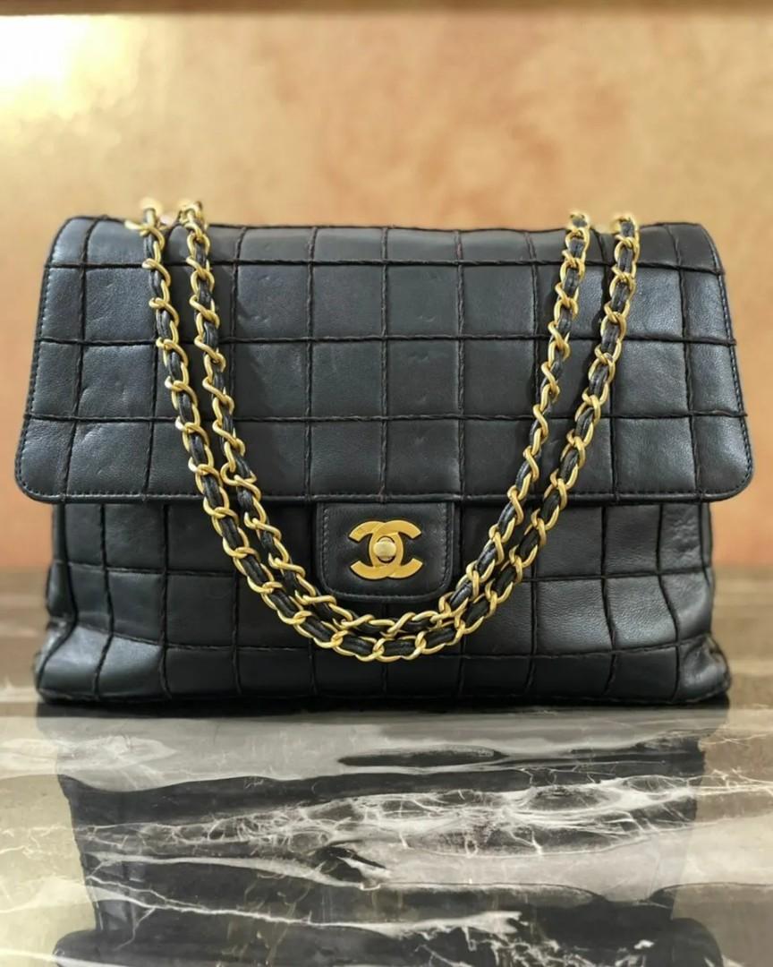 Chanel Navy chocolate Bar Quilted Handbag Auction