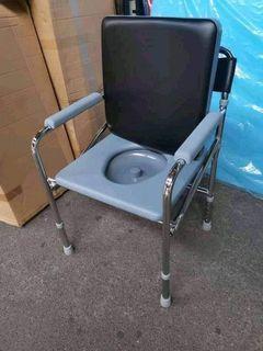 Commode chair with foam w/o wheels