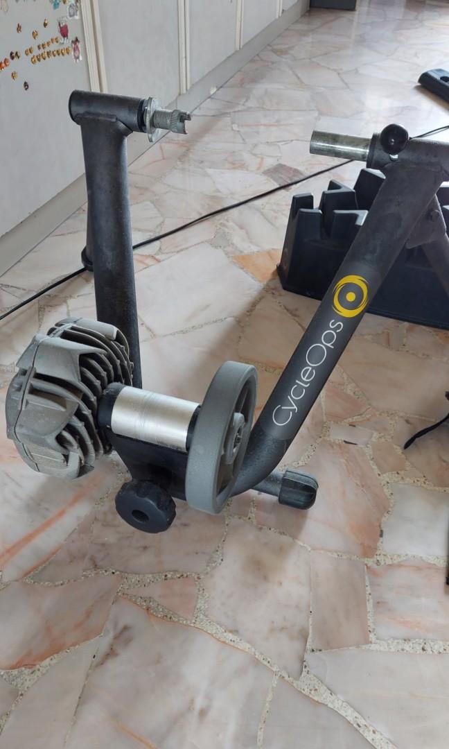 CycleOps Bike Trainer with front wheel support, trainer skewer and