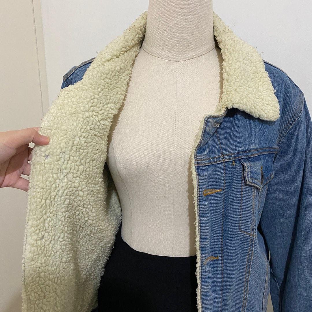 🧺 Denim Sherpa Jacket (Category: Coats, Jackets and Outerwear) located in Pasay City. Submitted by preloved.by.bunny (Listing ID 1187934555, Image 3). Description: ✅Check size chart on the 4th photo.