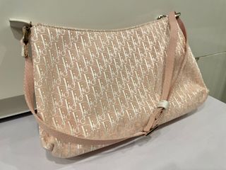 （分類：）位於 。 由 elsa.mina 提交（商品編號 1187945485，圖片 1）。簡介： 。