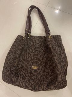 (Category: ) located in . Submitted by lebasi (Listing ID 1187944389, Image 1). Description: .