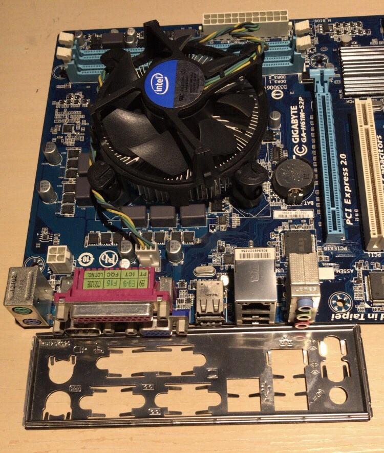 [Faulty] Gigabyte GAH61MS2P Motherboard (LGA1155), Intel CPU Fan with Heatsink, Intel CPU