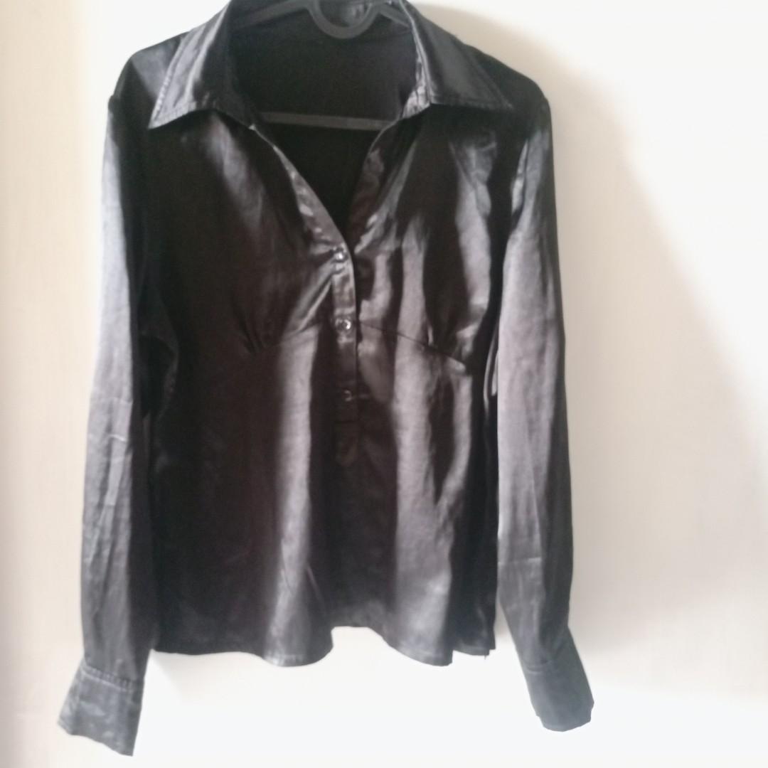 G200 Black Satin Office Top (Category: Sleeveless) located in Manila. Submitted by carbonunit (Listing ID 1187982271, Image 2). Description: .