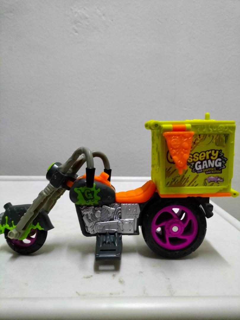 Grossery gang store delivery strike motorbike