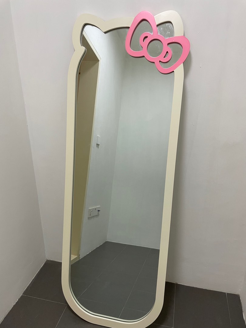 Hello Kitty Wallhung Mirror, Furniture & Home Living, Home Decor