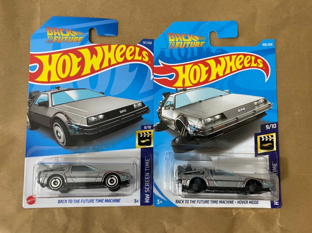 Hot Wheels DMC Delorean Back To The Future ( set of 2 ), Hobbies & Toys