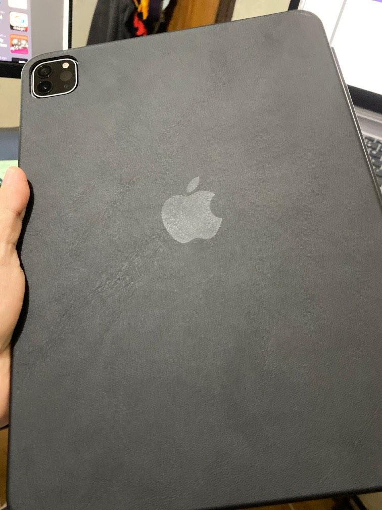 ipad Pro 11” 2021 Folio case (Category: iPad) located in Hinigaran. Submitted by spebbit (Listing ID 1187936625, Image 3). Description: Folio case for ipad pro 11” 2021 (3rd generation). Black color. No issues. Can be used in viewing mode and writing mode. Pls refer to pictures. Rfs: will buy another case. .