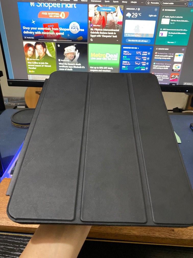 ipad Pro 11” 2021 Folio case (Category: iPad) located in Hinigaran. Submitted by spebbit (Listing ID 1187936625, Image 1). Description: Folio case for ipad pro 11” 2021 (3rd generation). Black color. No issues. Can be used in viewing mode and writing mode. Pls refer to pictures. Rfs: will buy another case. .