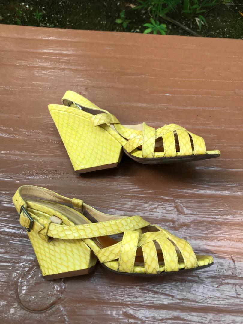 Ladies mustard shoes size 6 sales