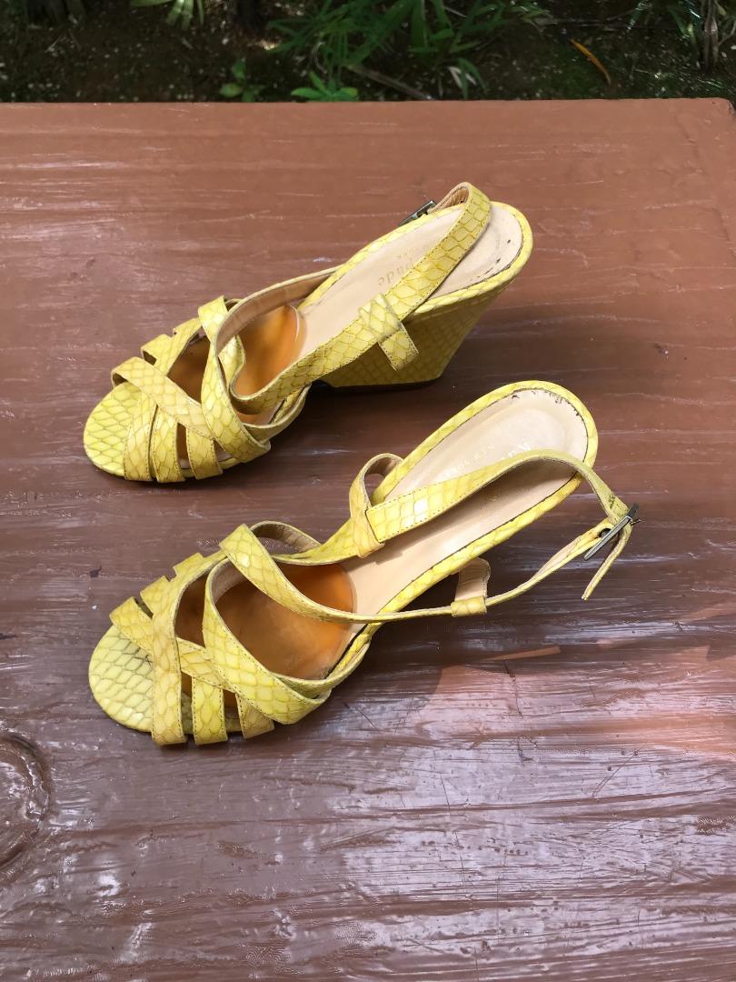 Ladies mustard shoes size 6 on sale