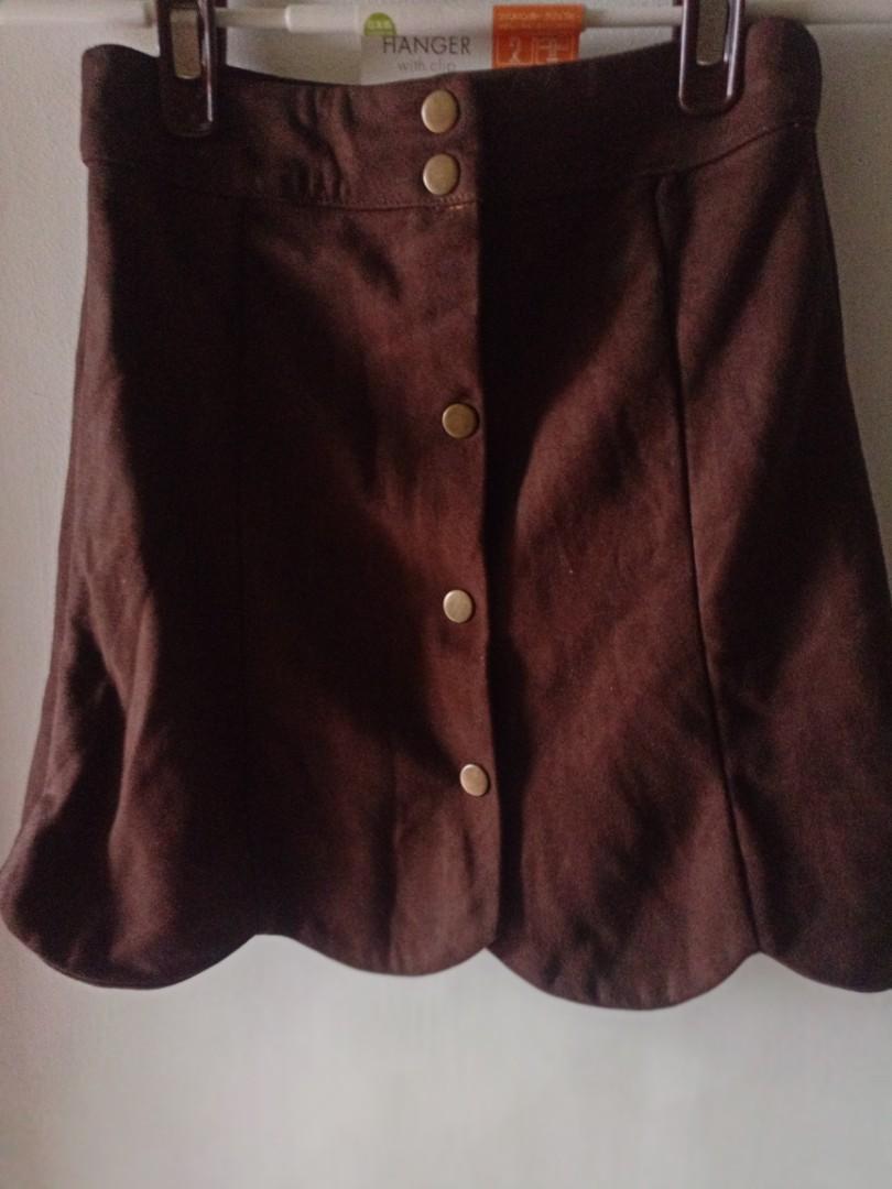 Lettuce High waist skirt (Category: Skirts) located in Manila. Submitted by carbonunit (Listing ID 1187982903, Image 1). Description: Bought in Glorietta. Originally size M (because size S was not available) then t had it altered for 25 waistline..