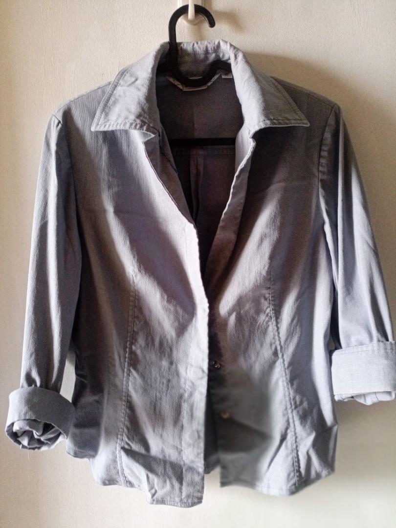 Light blue Blazer w/ Shoulder Pads (Category: Coats, Jackets and Outerwear) located in Manila. Submitted by carbonunit (Listing ID 1187983656, Image 1). Description: .