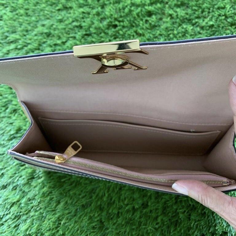 💯 Genuine Louis Vuitton Nude Vernis Leather Louise Clutch Bag, Luxury,  Bags & Wallets on Carousell