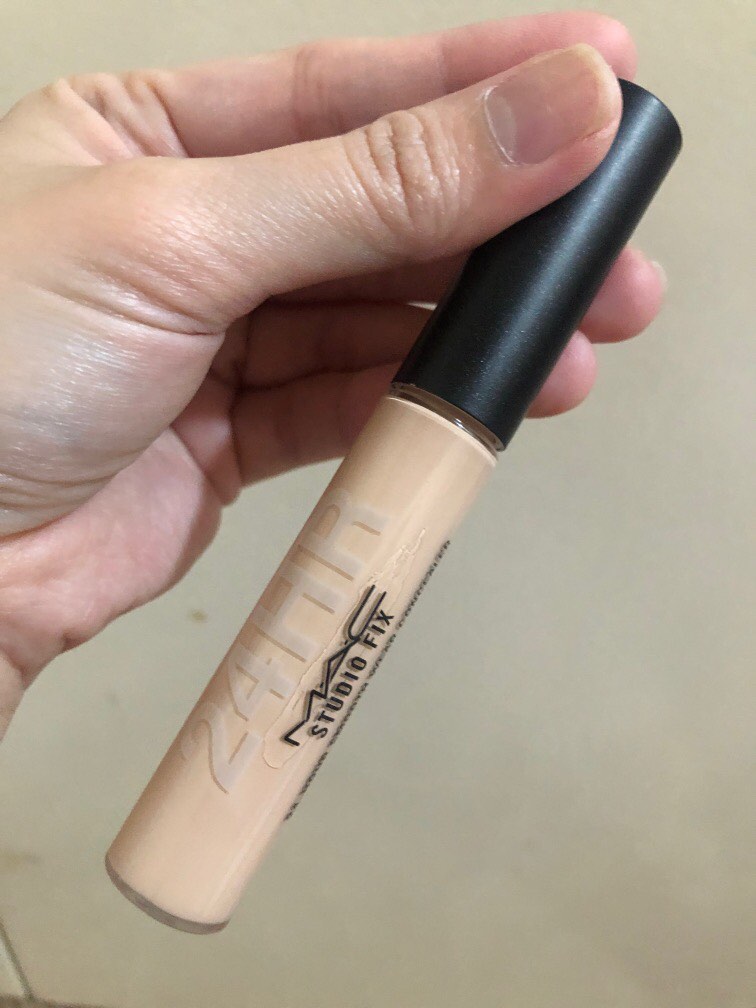 MAC Studio Fix 24-hr smoothwear concealer, Beauty & Personal Care, Face ...