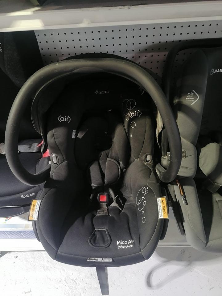 Maxi - Cosi Car Seat (Category: Car Seats) located in San Pedro. Submitted by aussiesurplus (Listing ID 1187899183, Image 3). Description: Maxi - Cosi car seat Before: 5,500 Now: 3750.