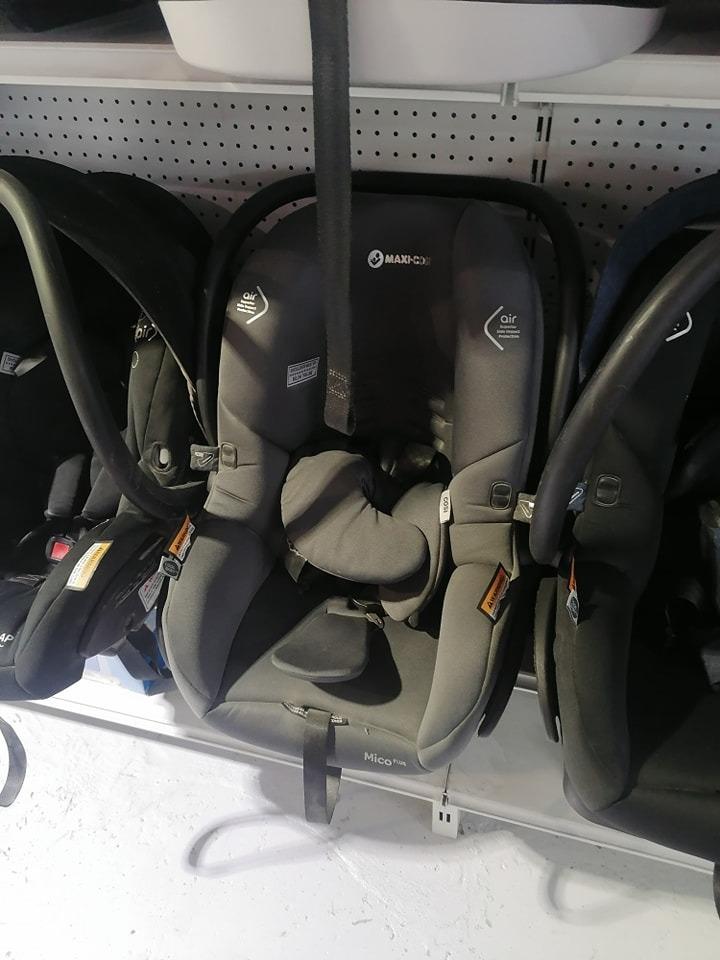 Maxi - Cosi Car Seat (Category: Car Seats) located in San Pedro. Submitted by aussiesurplus (Listing ID 1187899183, Image 2). Description: Maxi - Cosi car seat Before: 5,500 Now: 3750.