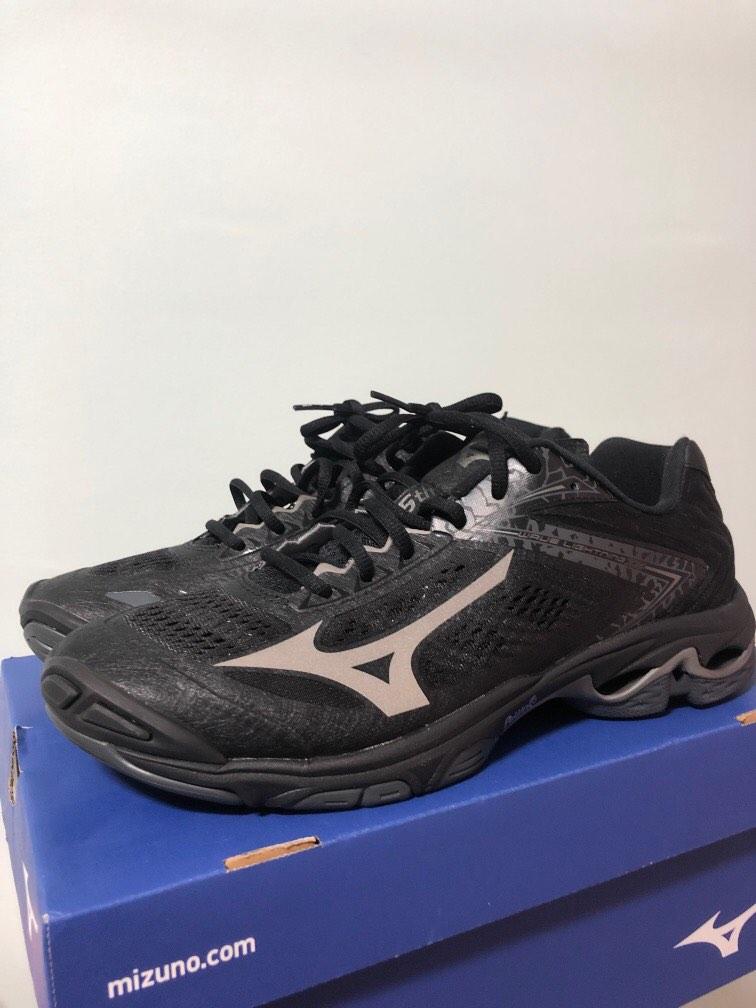 mizuno volleyball shoe wave lightning z5, Sports Equipment, Other Sports  Equipment and Supplies on Carousell