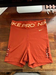 Nike Pro shorts - S
