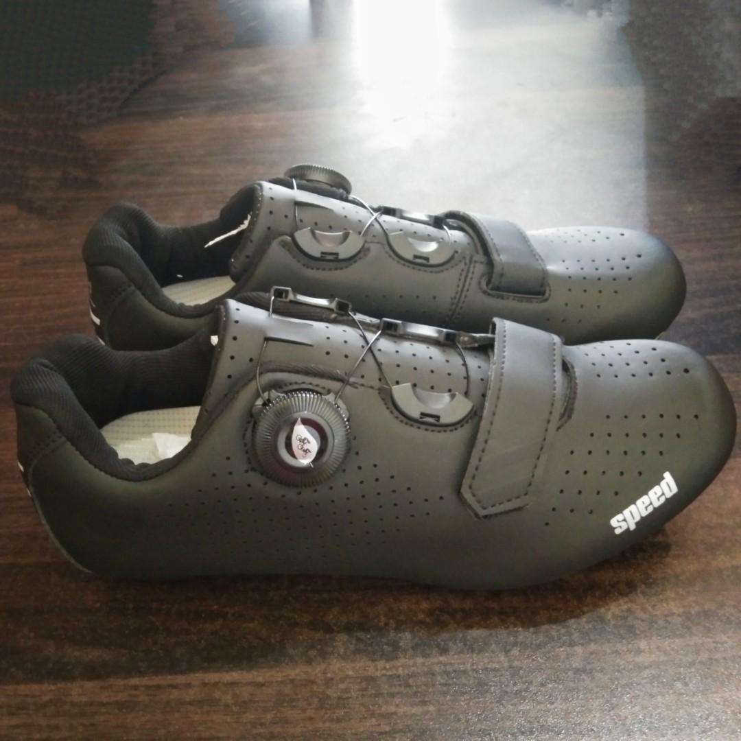 Speed Cycling Shoes (unboxed) (Category: Other Sports Equipment and Supplies) located in Rizal. Submitted by TheSweetSpotShoppe (Listing ID 1187850834, Image 2). Description: •Cycling shoes unisex •Black •Size 37.