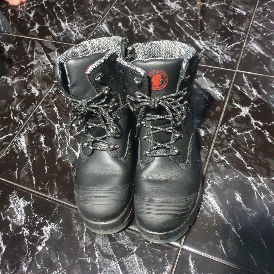 stylish safety toe boots