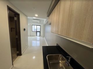 Studio unit For Rent in Blakes Tower, near makati med & RCBC