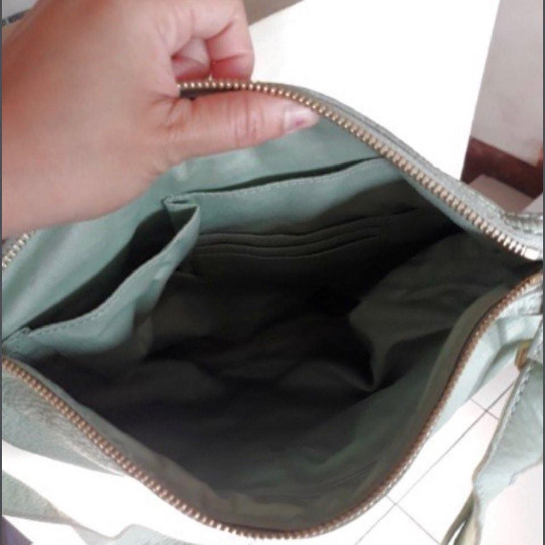Harga tas top fossil sling bag