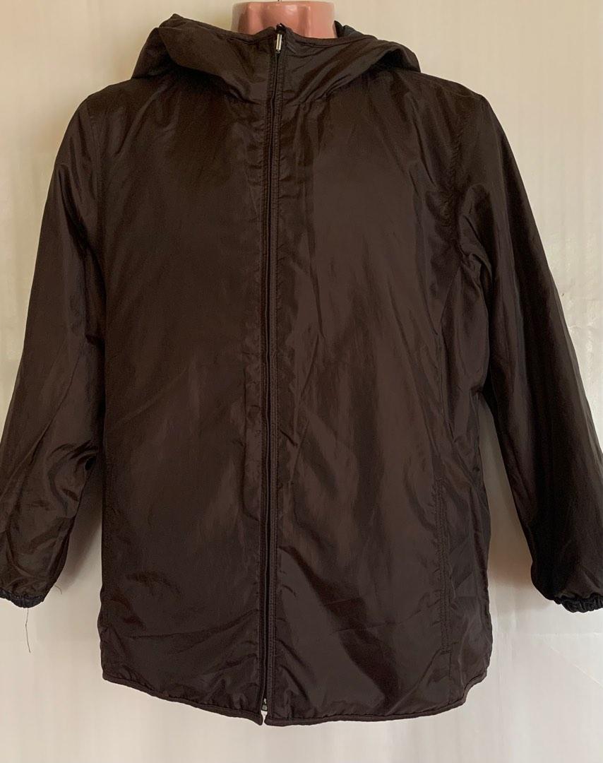 Uniqlo Reversible Jacket (Dark Brown and Black) (Category: Coats, Jackets and Outerwear) located in Baguio. Submitted by THRIFThingWars (Listing ID 1187932173, Image 1). Description: Size on Tag: L Width: 22" Length: 26.5".