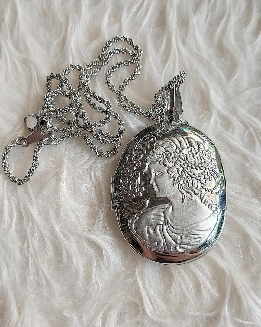 Vintage avon cameo necklace outlet