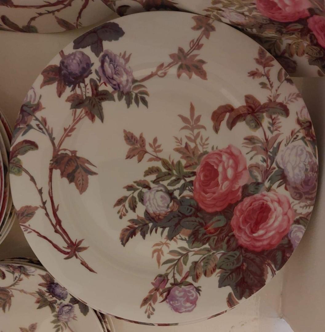 Vintage Plate from London (Category: Dinnerware & Cutlery) located in Bulacan. Submitted by js.thriftstore (Listing ID 1187876228, Image 1). Description: 5,000 set vintage design from Victoria and albert museum. fresh from UK, nasa cargo box pa pero on hand na.